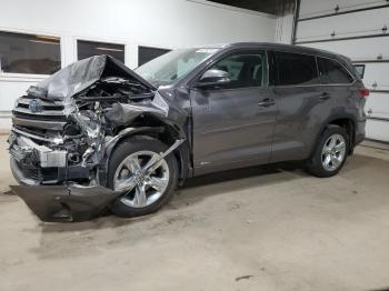  Salvage Toyota Highlander