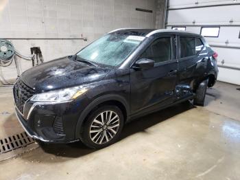  Salvage Nissan Kicks