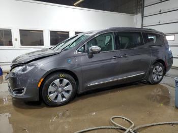  Salvage Chrysler Pacifica