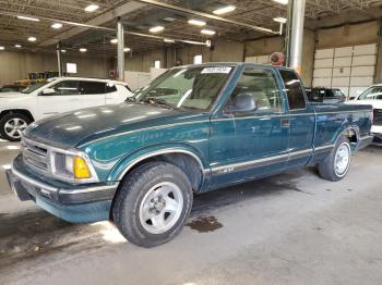  Salvage Chevrolet S-10