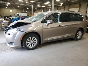  Salvage Chrysler Pacifica