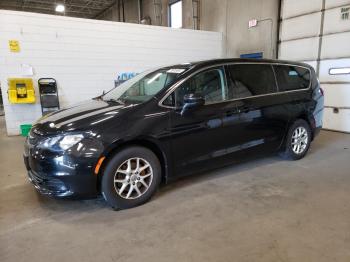  Salvage Chrysler Pacifica