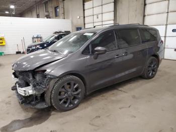  Salvage Chrysler Pacifica