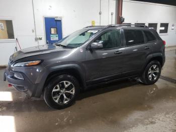  Salvage Jeep Cherokee