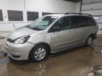  Salvage Toyota Sienna