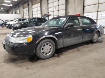  Salvage Lincoln Towncar