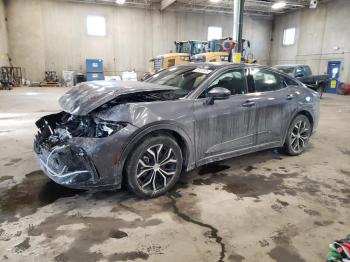  Salvage Toyota Crown Xle