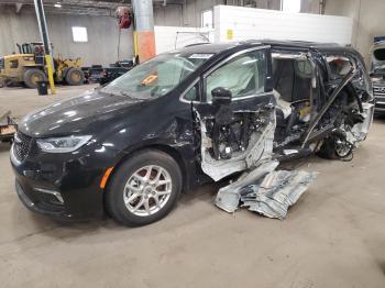  Salvage Chrysler Pacifica