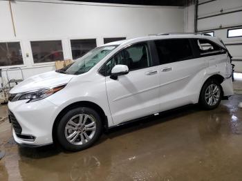  Salvage Toyota Sienna