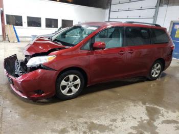  Salvage Toyota Sienna