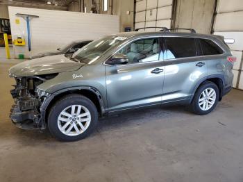  Salvage Toyota Highlander