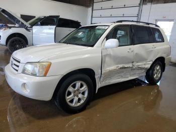  Salvage Toyota Highlander