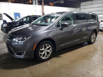 Salvage Chrysler Pacifica