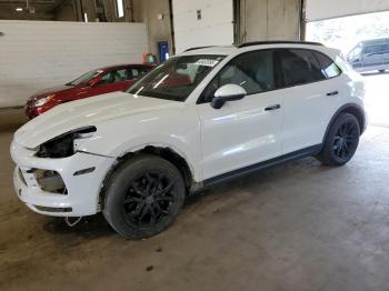  Salvage Porsche Cayenne