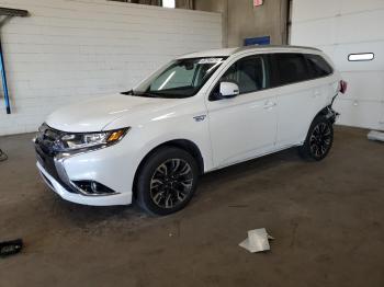  Salvage Mitsubishi Outlander