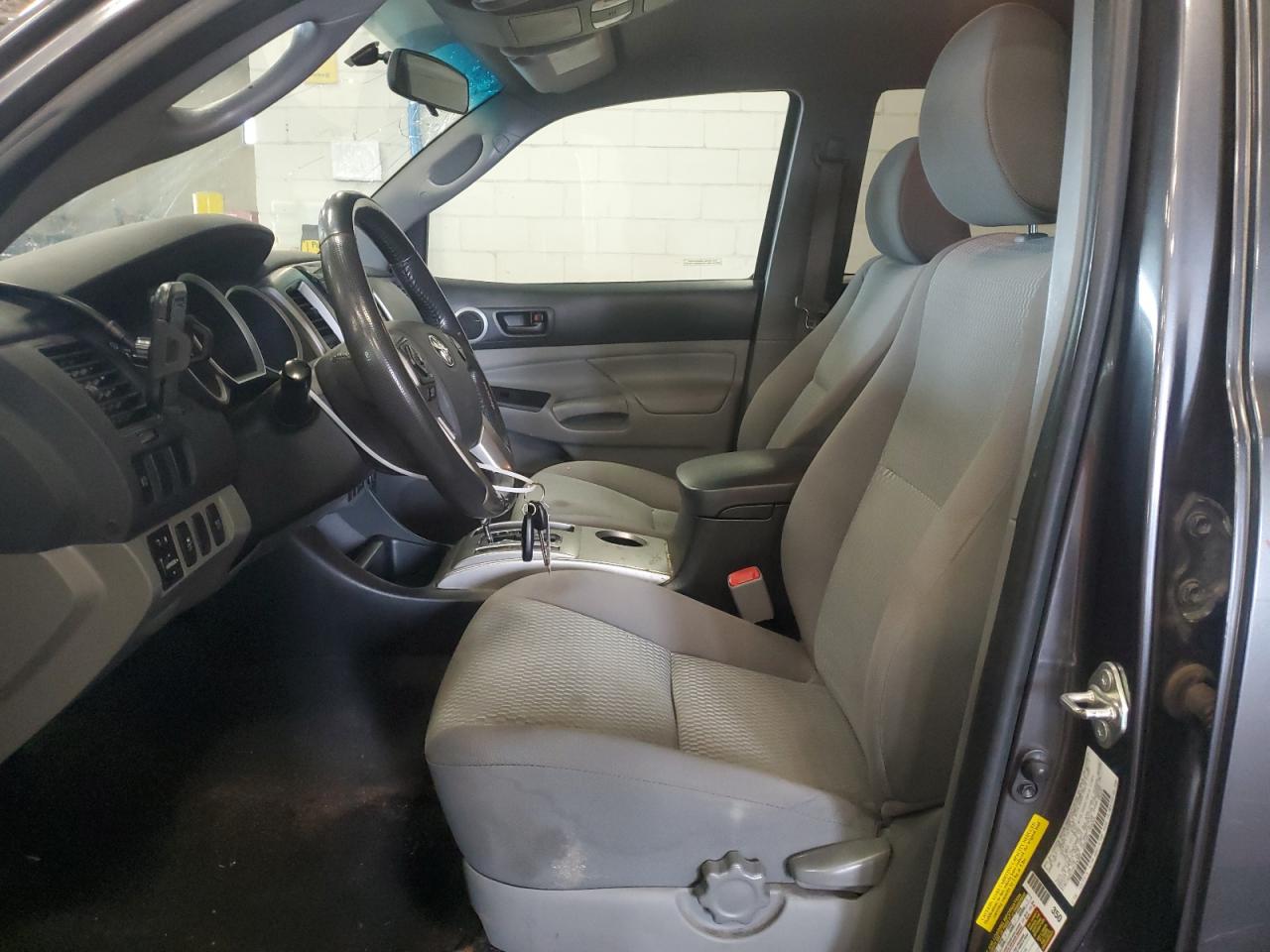 Toyota Tacoma Double Cab Image 8