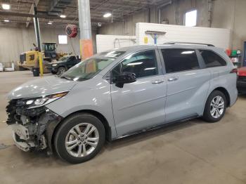  Salvage Toyota Sienna