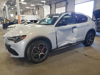  Salvage Alfa Romeo Stelvio