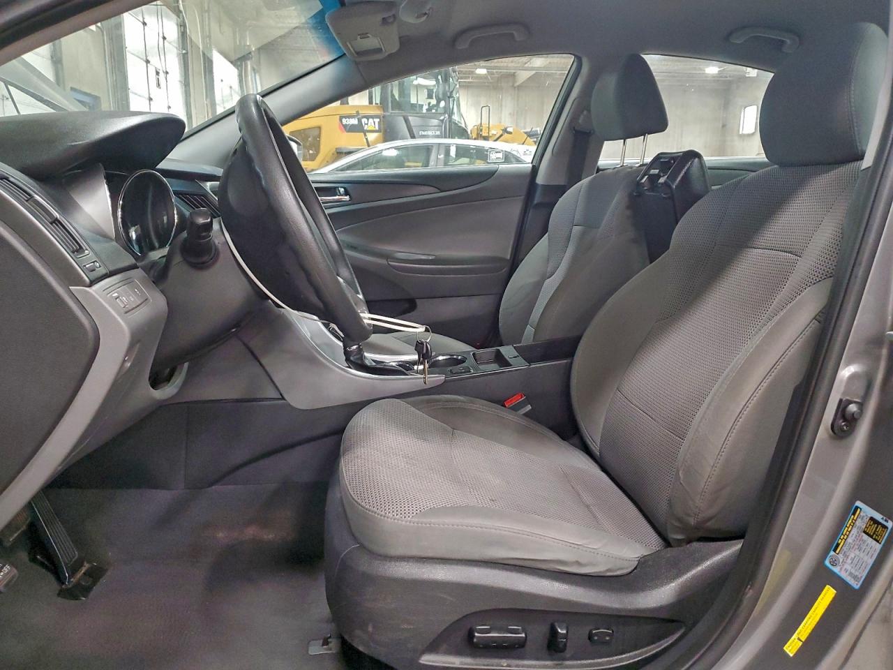 Hyundai SONATA Gls Image 11