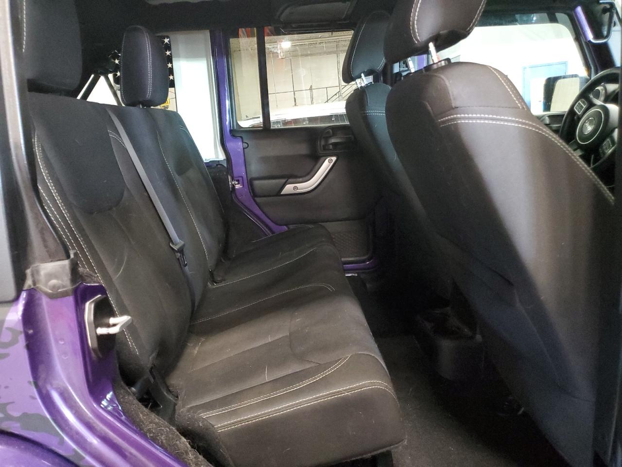 Jeep Wrangler Sahara Image 9