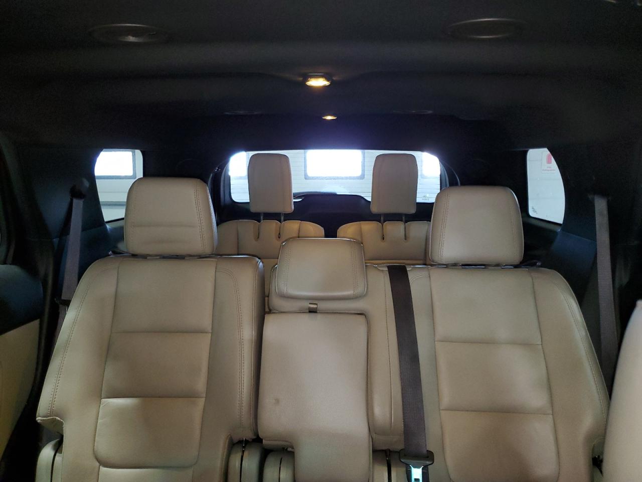 Ford Explorer Limited Image 5