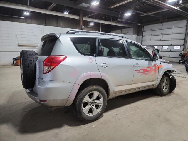 Toyota RAV4 Sport Image 3