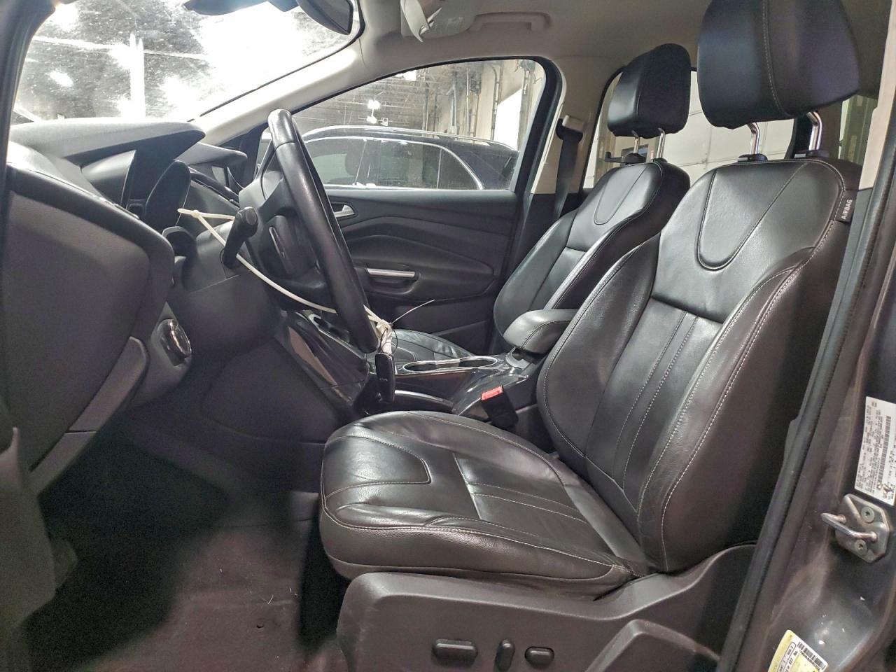 Ford Escape Titanium Image 5