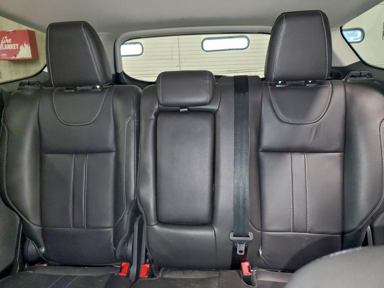 Ford Escape Titanium Image 12