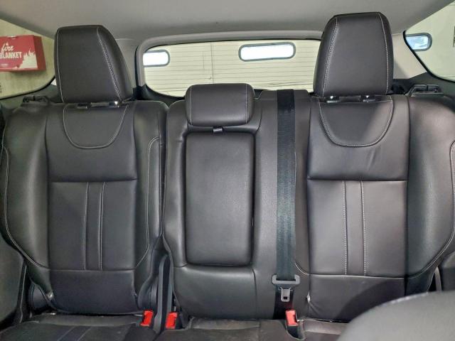 Ford Escape Titanium Image 12