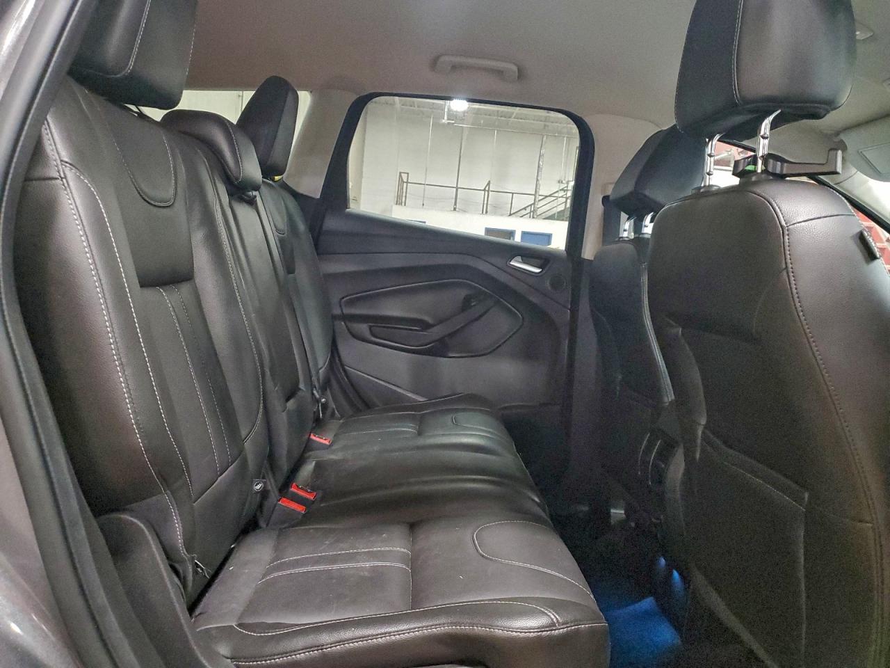 Ford Escape Titanium Image 11