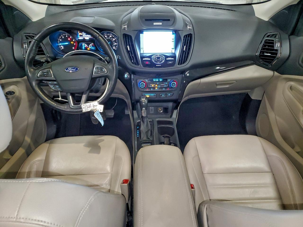 Ford Escape Titanium Image 13