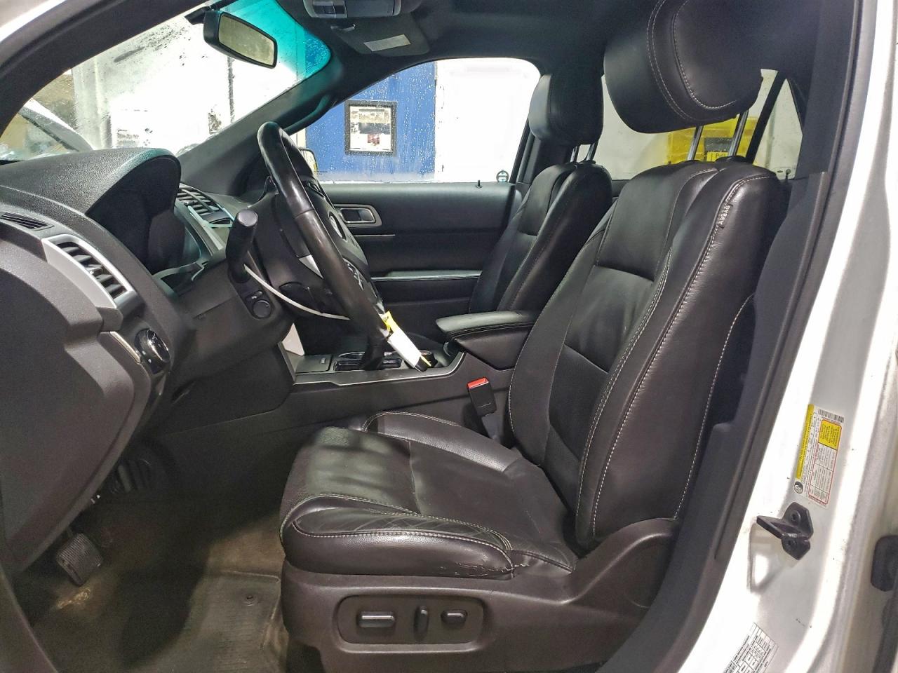 Ford Explorer Sport Image 5