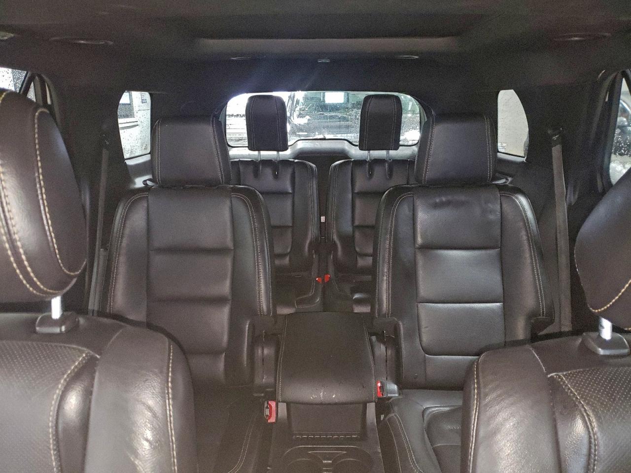 Ford Explorer Sport Image 9