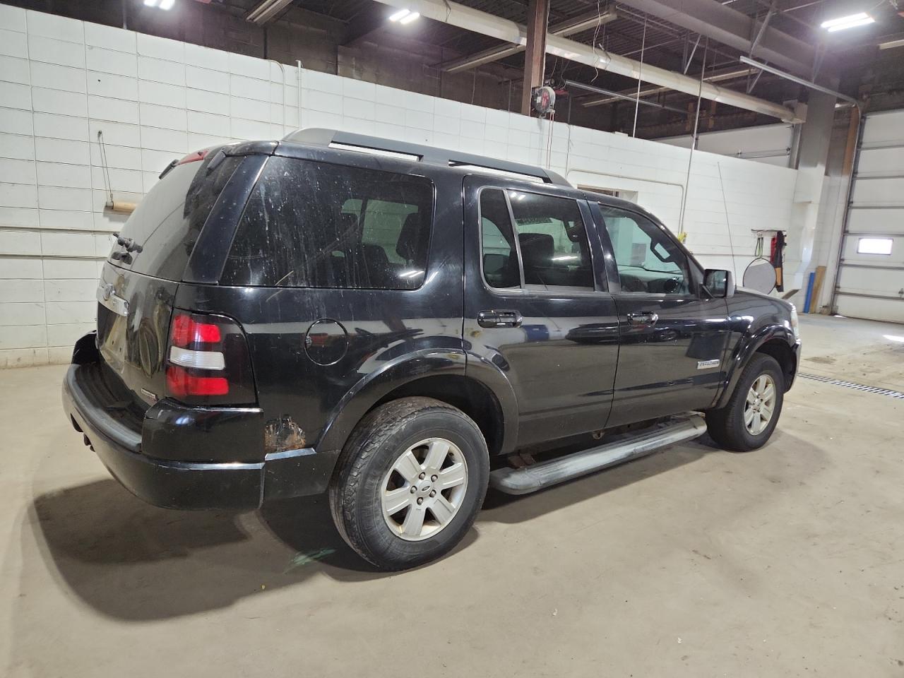 Ford Explorer Xlt Image 2