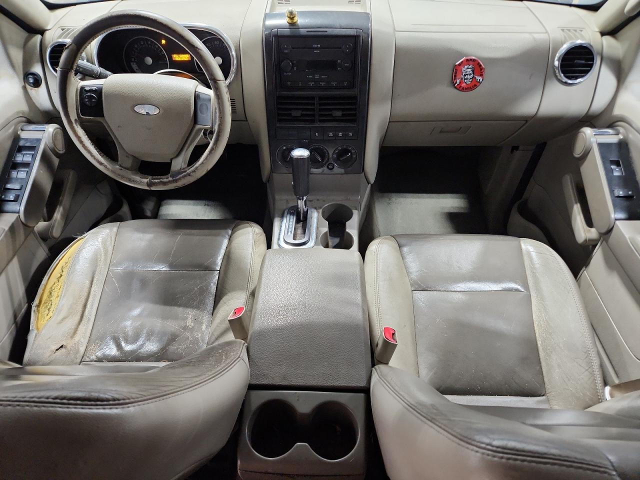 Ford Explorer Xlt Image 7