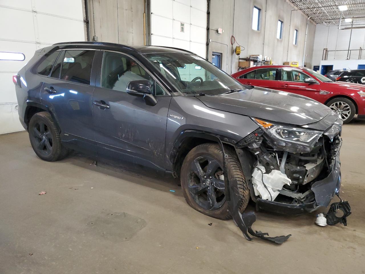 Toyota RAV4 Xse Image 3