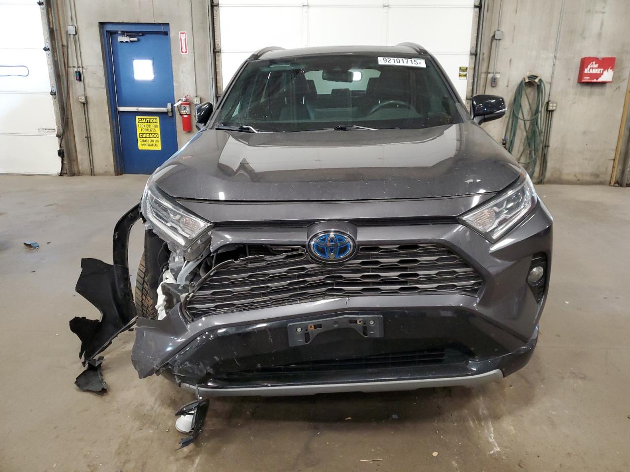 Toyota RAV4 Xse Image 4