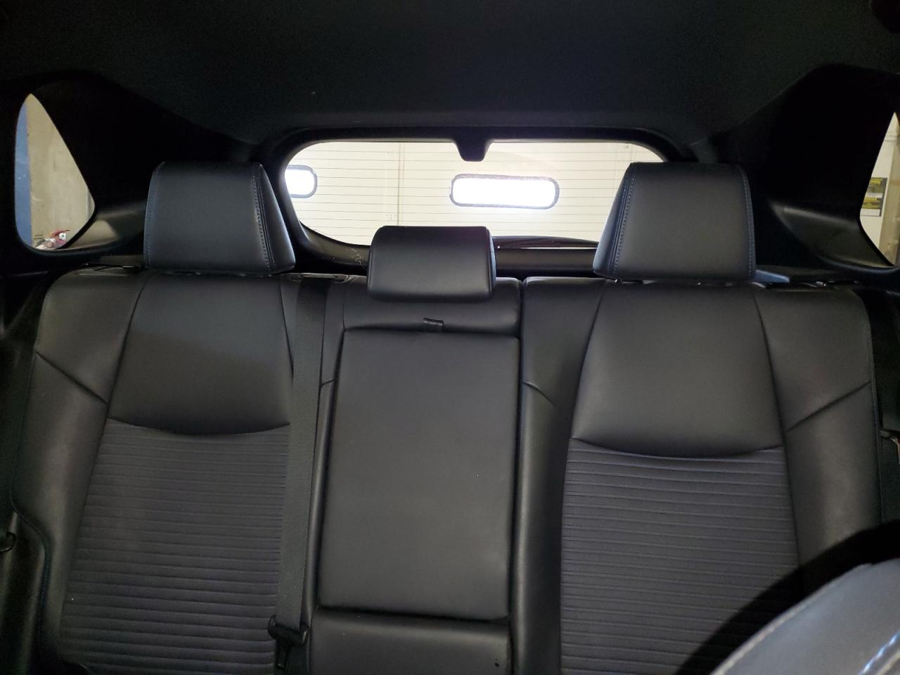 Toyota RAV4 Xse Image 8