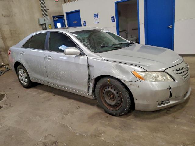 Toyota Camry Le Image 2