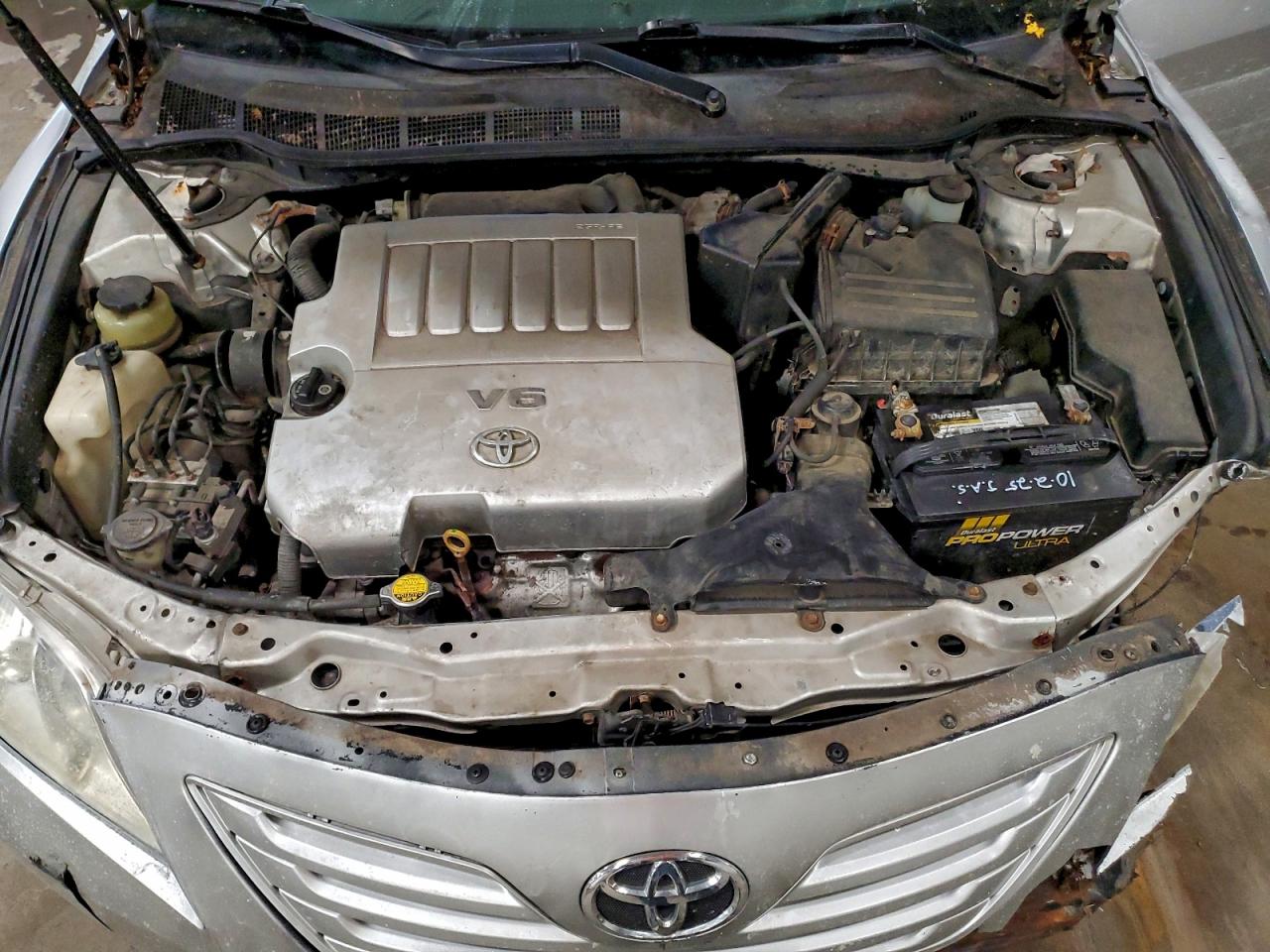 Toyota Camry Le Image 11