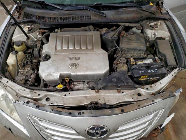 Toyota Camry Le Image 11