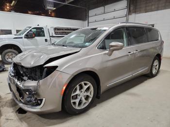  Salvage Chrysler Pacifica
