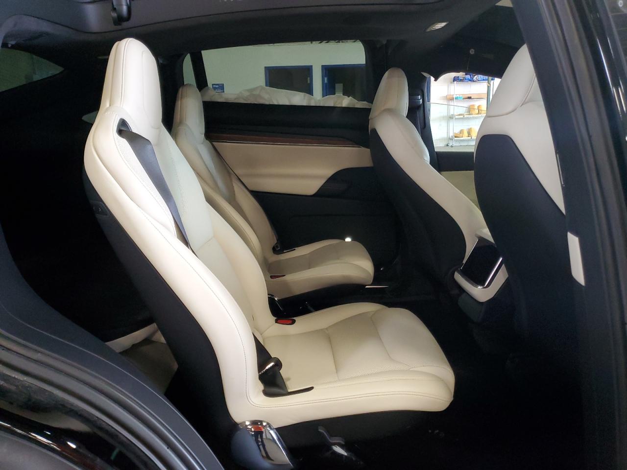 Tesla Model X Image 3