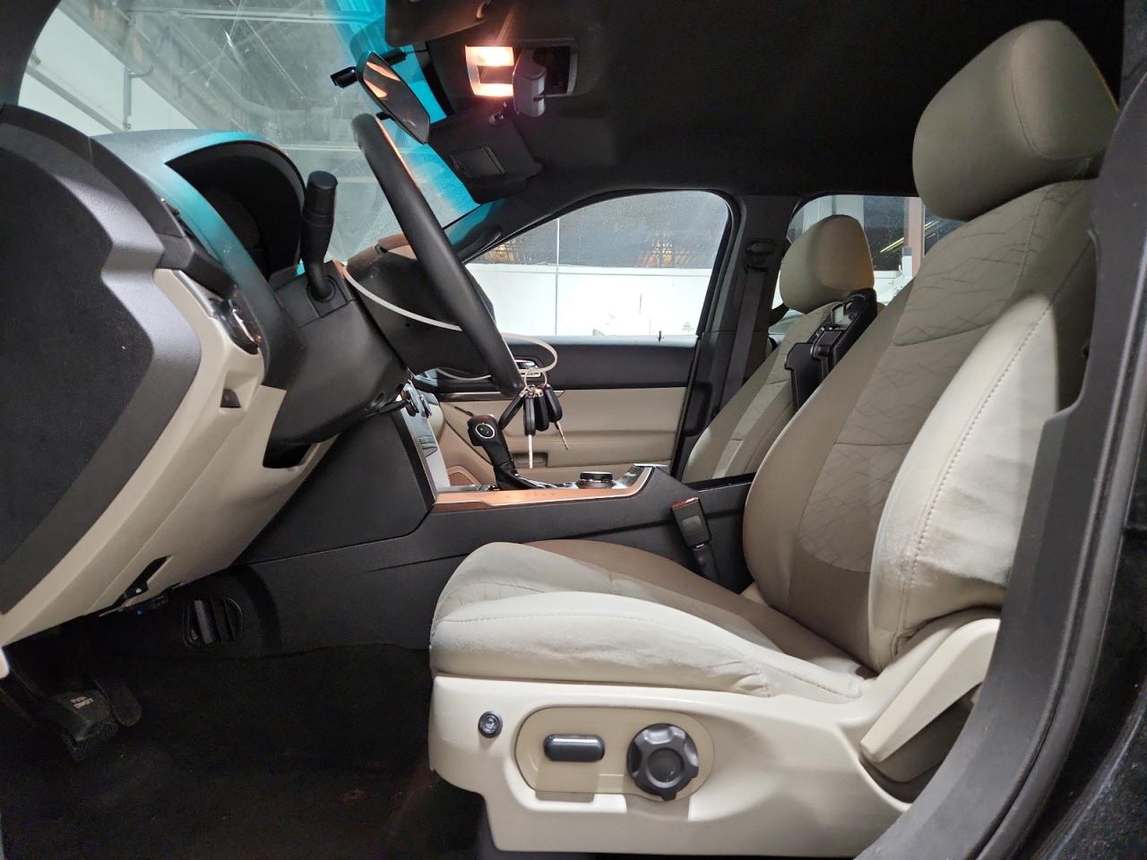 Ford Explorer Image 6