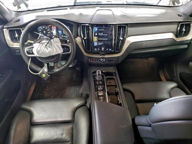 Volvo XC60 T8 Inscription Image 11