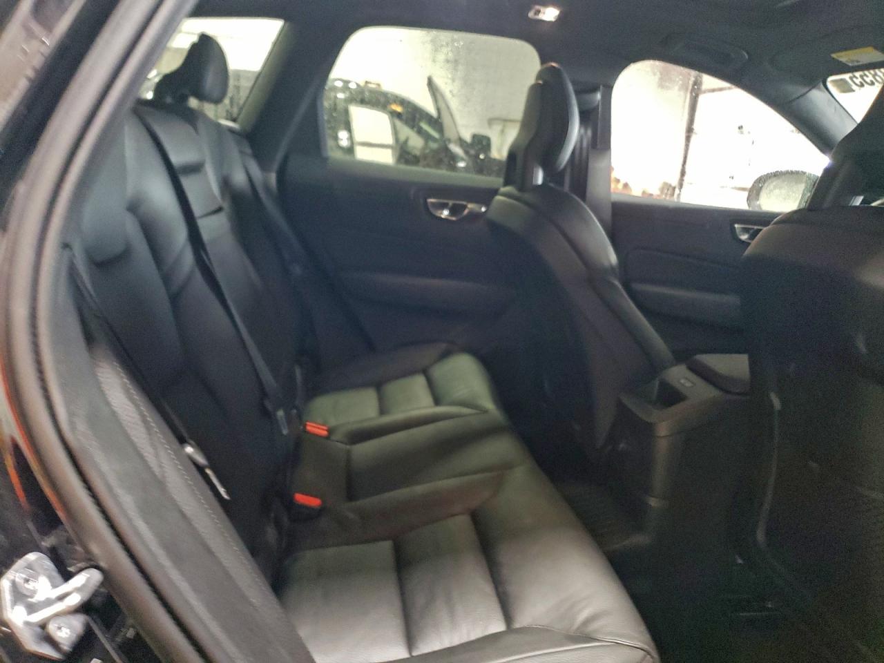 Volvo XC60 T8 Inscription Image 9