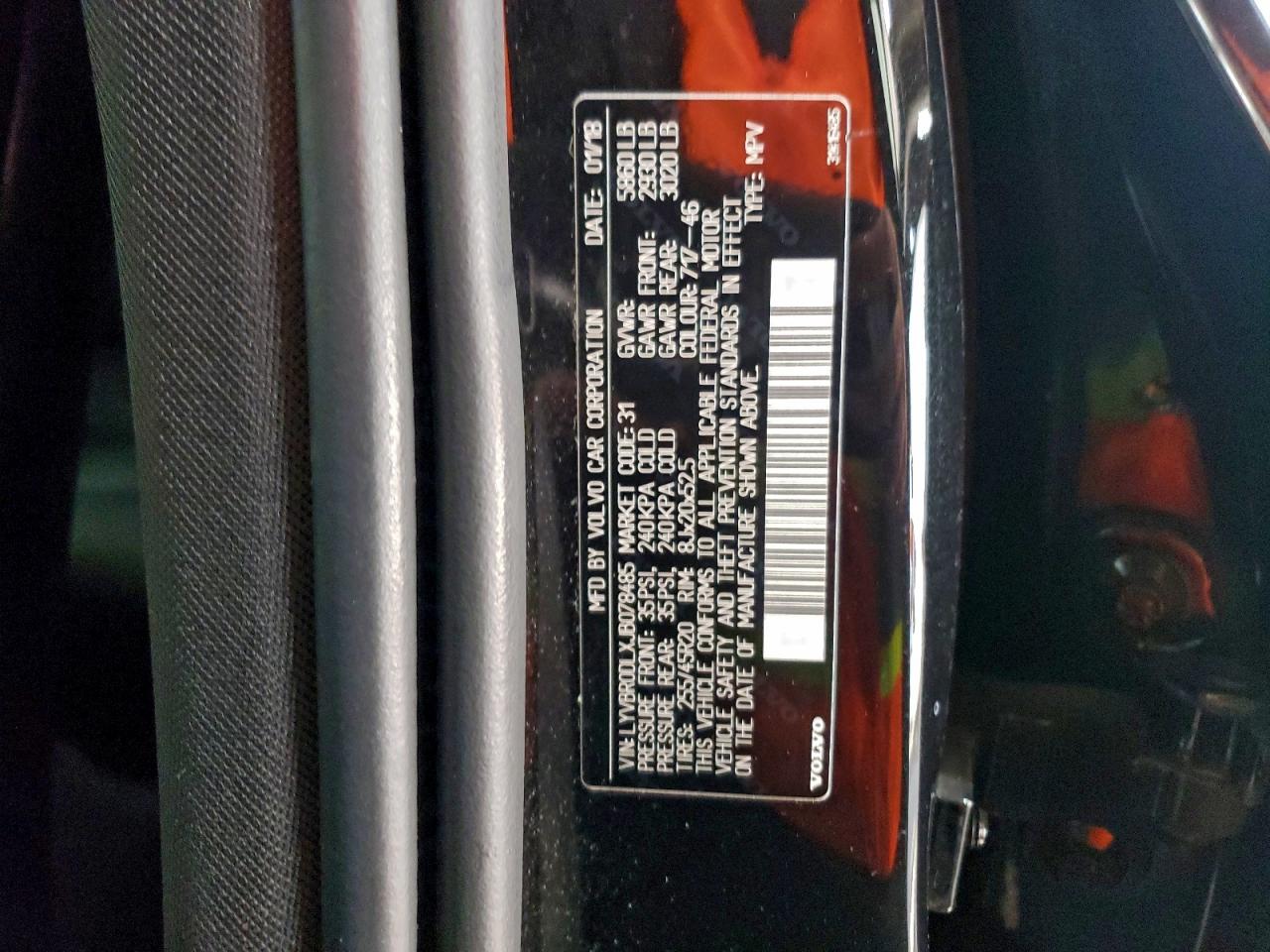 Volvo XC60 T8 Inscription Image 12