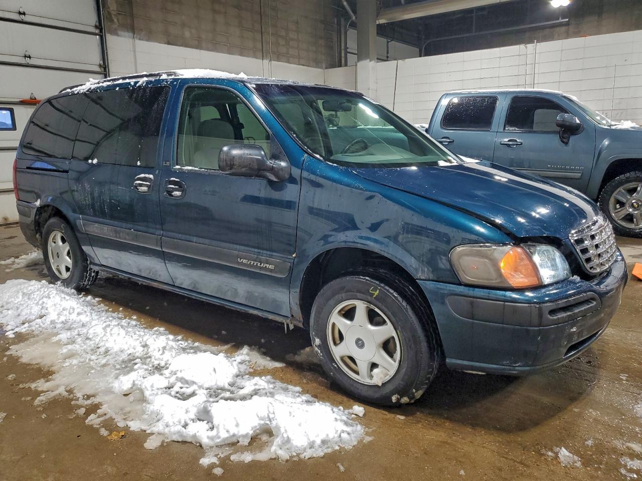 Chevrolet Venture Image 3