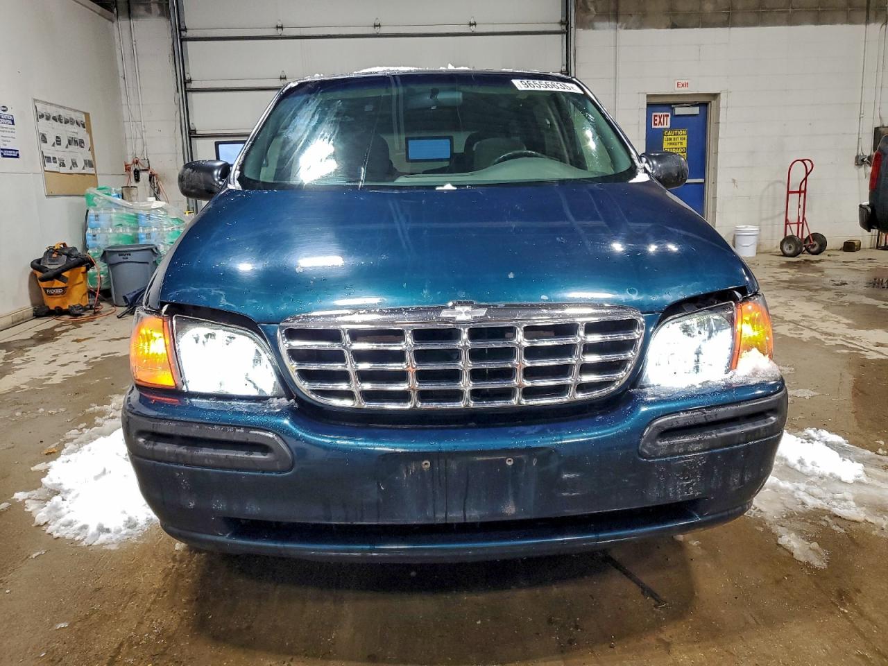 Chevrolet Venture Image 2