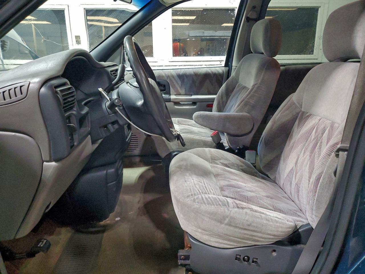 Chevrolet Venture Image 4